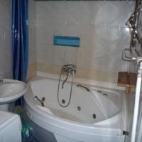 Фотографии отеля Cosy Central Apartment on Kirillovskaya 4